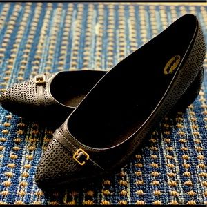 Dr. Scholls black detailed flats